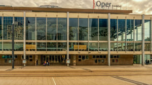 Mehr über den Artikel erfahren Teil V Schreibwerkstatt UniWehrsEL:“Tatort Frankfurt – Welche Rolle spielt die Magie der Musik?“ Auftakt: In der Oper Frankfurt