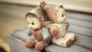Mehr über den Artikel erfahren Seelenverwandte – Puppen und andere anthropomorphe Wesen