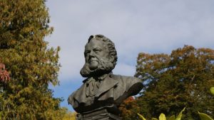 Mehr über den Artikel erfahren Tabus brechen: Henrik Ibsen