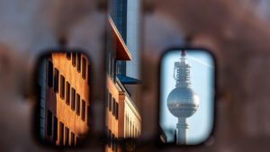 Mehr über den Artikel erfahren Sehnsucht und Melodien – Friedrich Schröders Großstadtträume einer „heilen Welt“