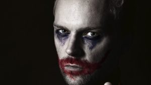 Mehr über den Artikel erfahren Nicola Gess zum „Fall“ Ken Jebsen: „Gesicht zeigen!“ Analyse eines „Joker“-Videos