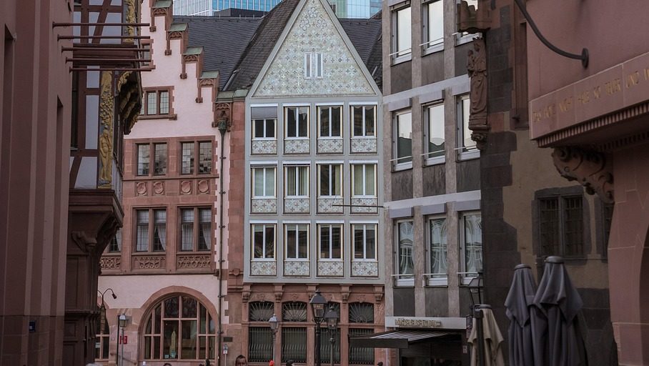 Du betrachtest gerade Idee einer Schreibwerkstatt im UniWehrsEL – Tatort Frankfurt – Welche Rolle spielt die Magie der Musik?