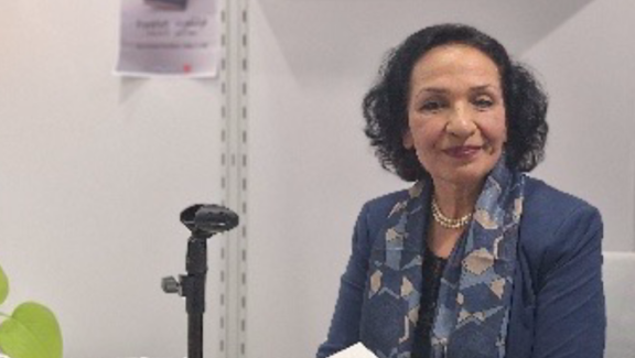 Du betrachtest gerade Poesie ruft zum Einhalten auf – Lesung Nahid Ensafpour Buchmesse Frankfurt 2025