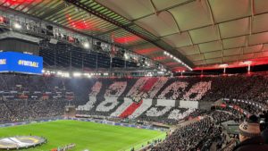 Mehr über den Artikel erfahren Teil XIII „Tatort Frankfurt. Welche Rolle spielt die Magie der Musik?“  Das Ermittlerteam Ritter und Burn – Kennenlernen im Eintracht-Museum