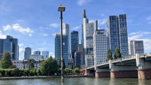 Mehr über den Artikel erfahren Abstracts der Teilprojekte Schreibwerkstatt „Tatort Frankfurt. Welche Rolle spielt die Magie der Musik?“