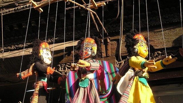 Du betrachtest gerade <strong> Die Marionette und ihre Geschichte/Bedeutung</strong>