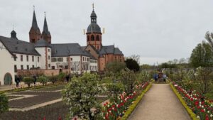 Mehr über den Artikel erfahren Gedankenspiel: Ausflug nach Seligenstadt -„Mein innerer Hortus Conclusus“?