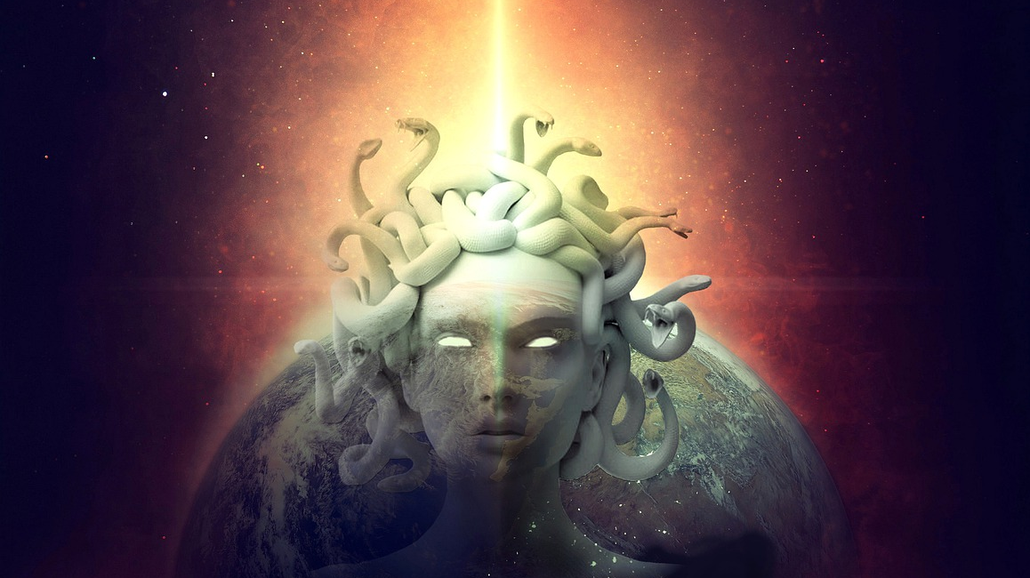 Du betrachtest gerade Unter dem Brennglas: Medusa – keine Bestie, sondern ein gebrochenes Leben
