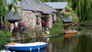 Mehr über den Artikel erfahren Filmtipp „Rosalie“, die Dame mit dem Bart (Hirsutismus) – Überlebenskampf im kleinen Dorf in der Bretagne