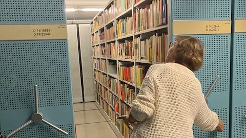 Du betrachtest gerade Führung durch die Deutsche Nationalbibliothek – Ute Schwens öffnet für Studierende verschlossene Türen